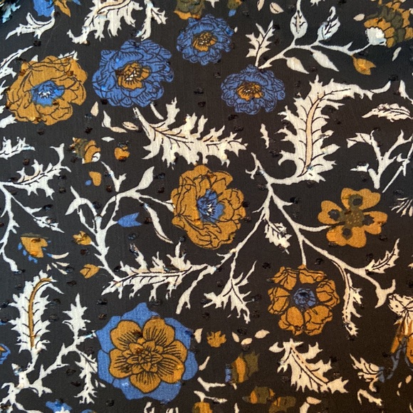 Gorgeous Joie black background floral blouse size XS Excellent Condition! - Picture 6 of 7